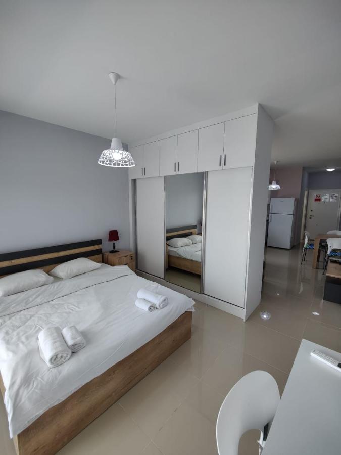 Aurelius Pool Apartments In Caesar Resort & Spa Perivolia tou Trikomou Exterior photo